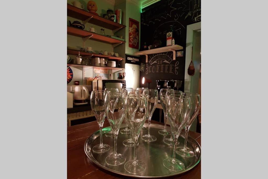 Vakantiewoning In Mol Centrum Met Eigen Bar "Casacuriosa" Экстерьер фото