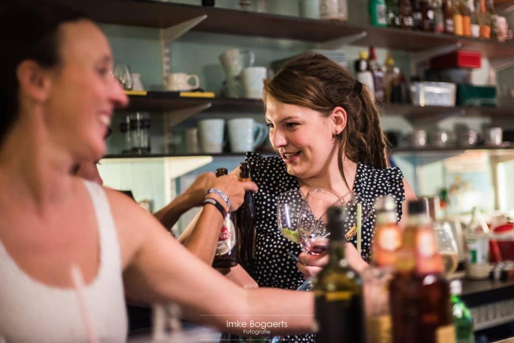 Vakantiewoning In Mol Centrum Met Eigen Bar "Casacuriosa" Экстерьер фото